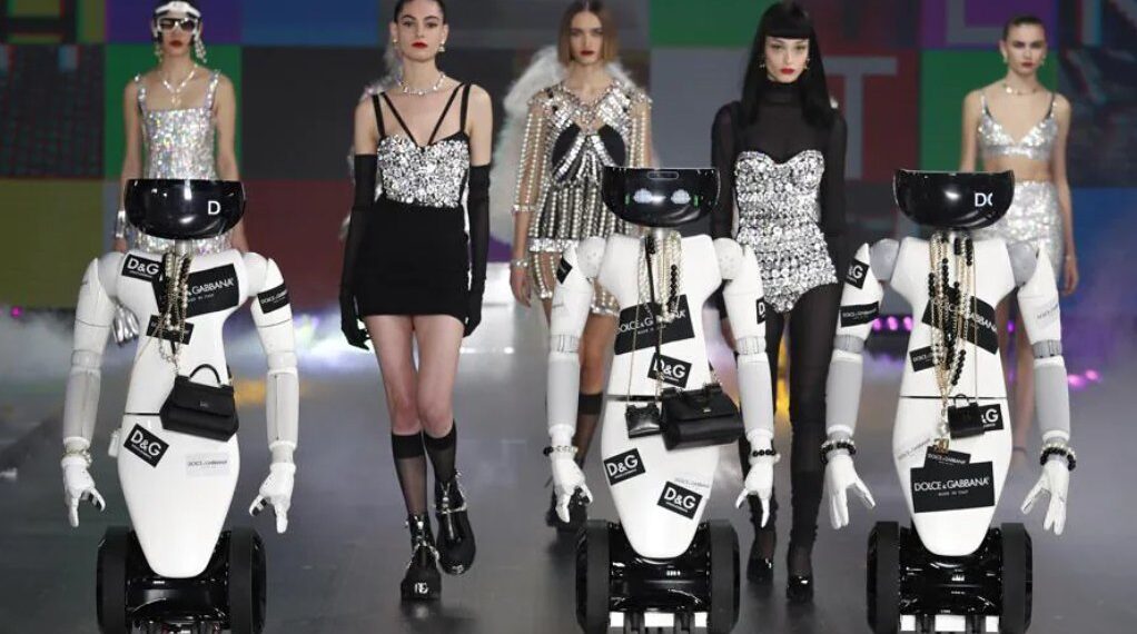 Regeneration sortie Det er billigt Fashion: robots now on the catwalk - The Patent